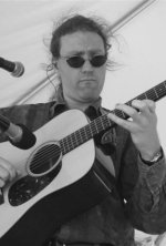 Geoff Union : flat-pick style guitar, vocals